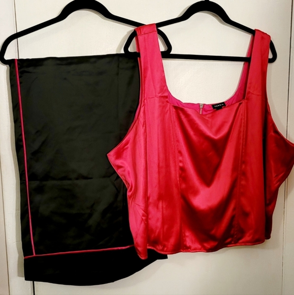 Torrid satin wide leg pants black with pink seam - Picture 10 of 11